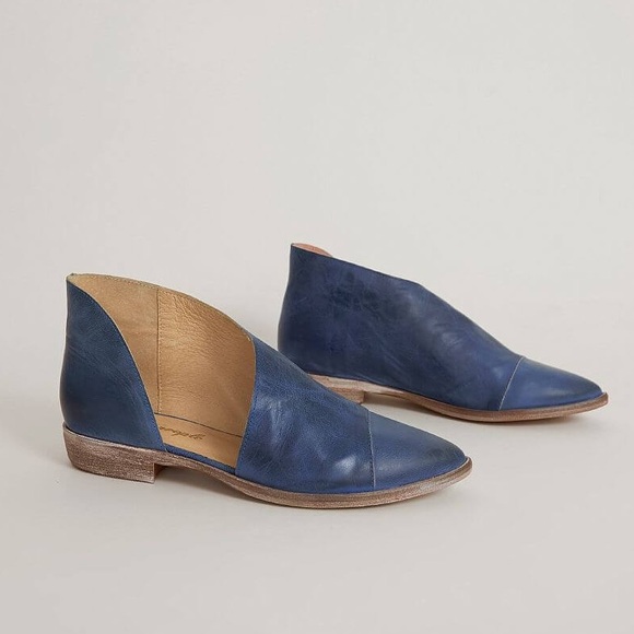 Free People Royale Flat Leather Cut Out Shoe in Indigo - Picture 2 of 16